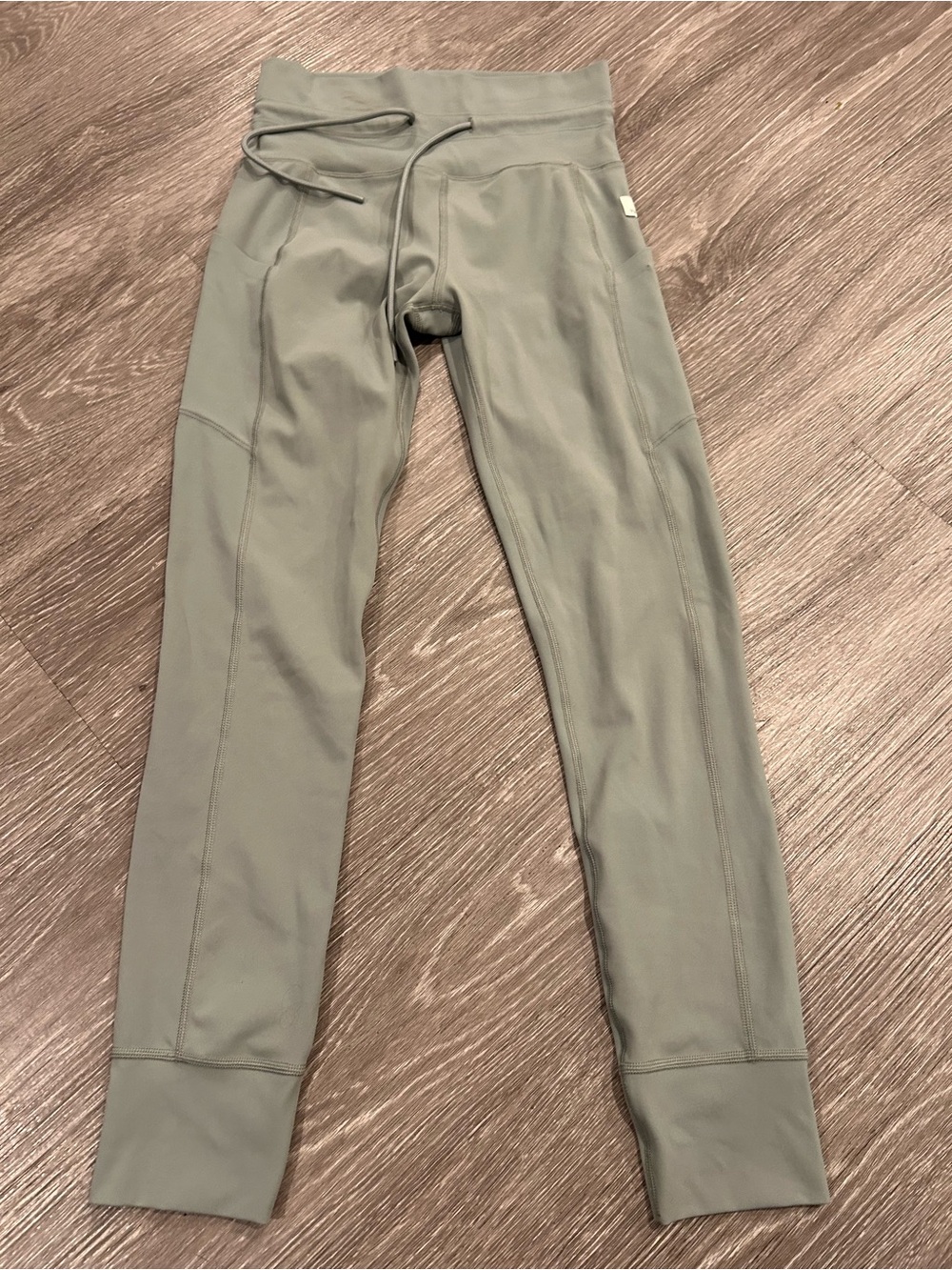 Vuori joggers size XS